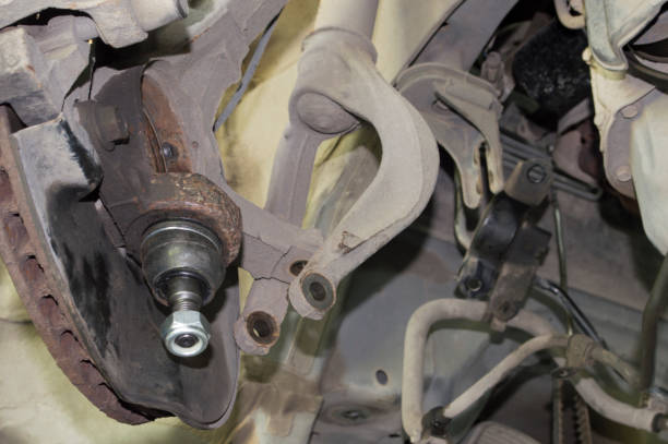 A vezérlőkar perselyeinek szerepe a gördülési szög és a gördülési merevség eloszlásában